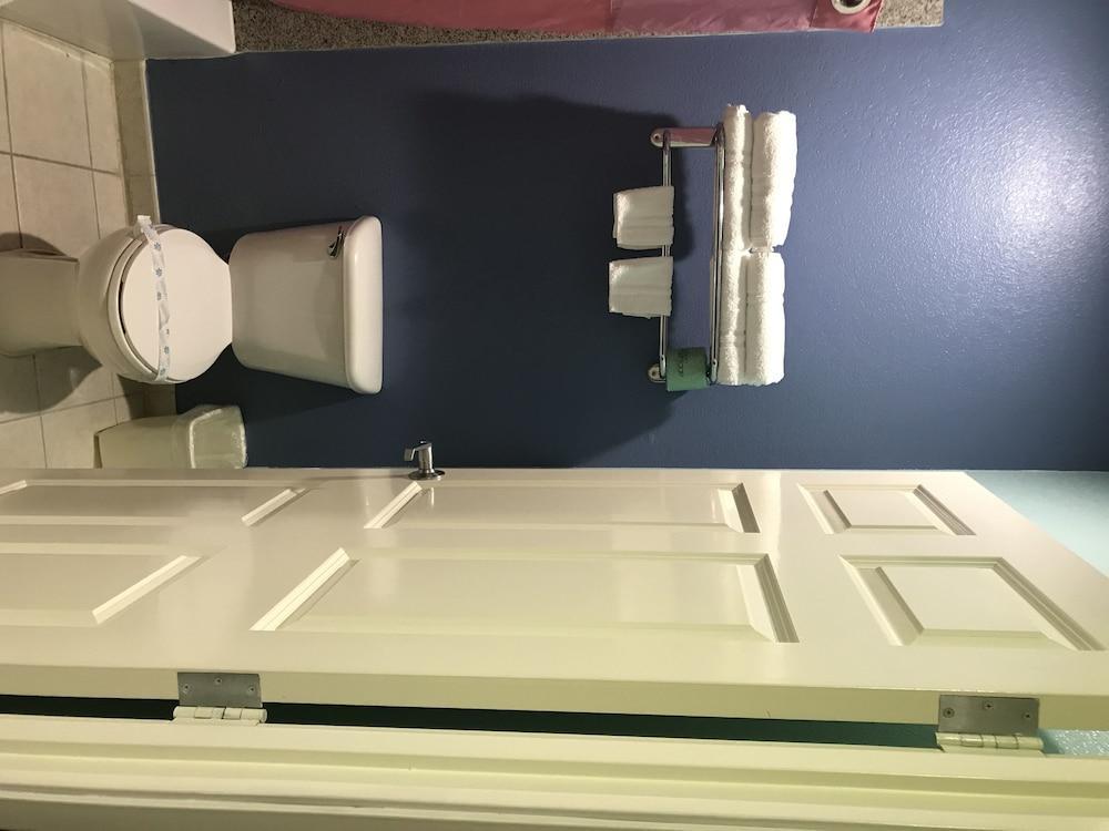 Camelot Inn And Suites 앨딘 외부 사진