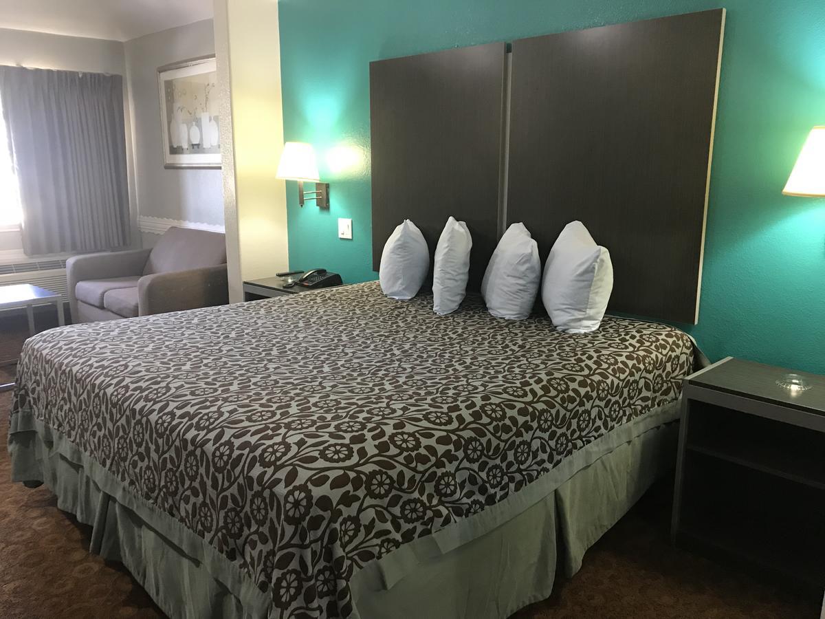 Camelot Inn And Suites 앨딘 외부 사진