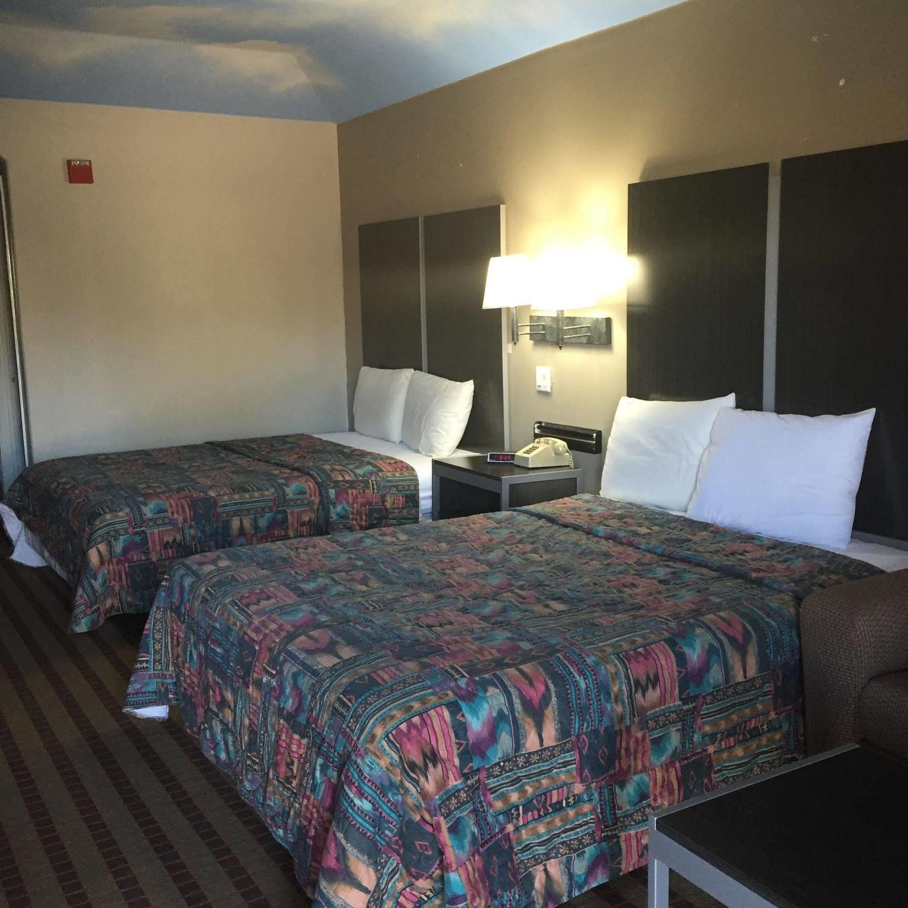 Camelot Inn And Suites 앨딘 외부 사진