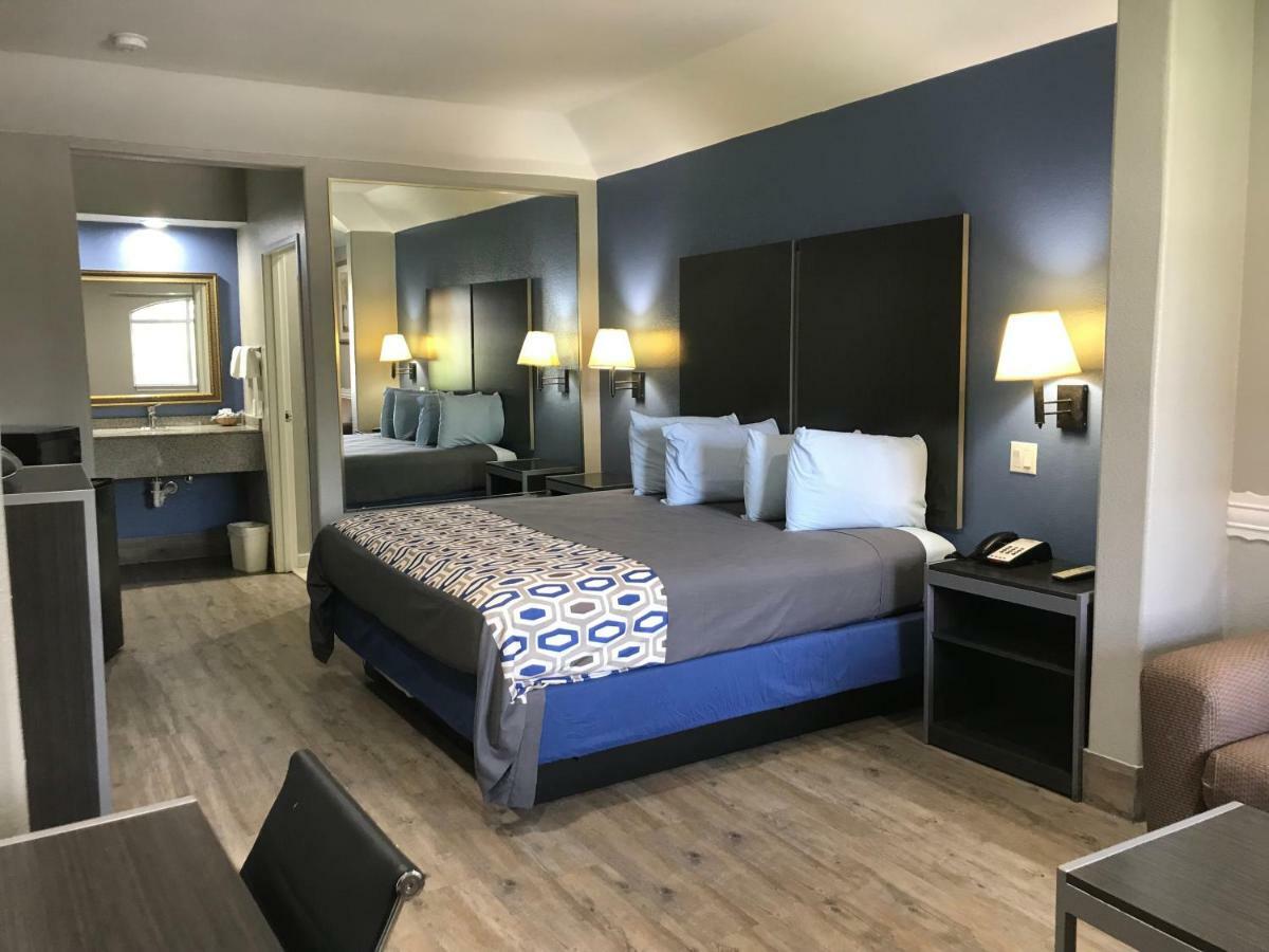 Camelot Inn And Suites 앨딘 외부 사진