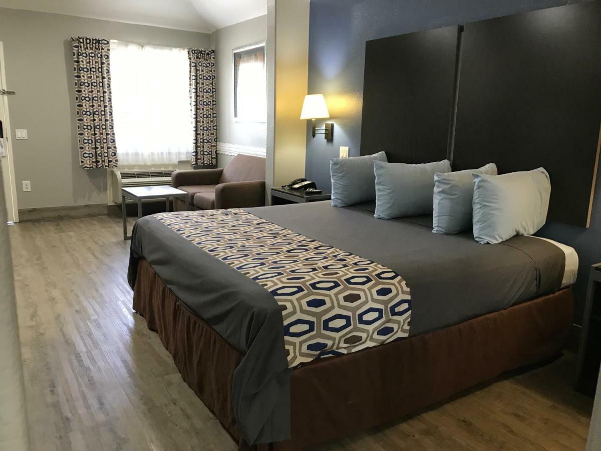 Camelot Inn And Suites 앨딘 외부 사진